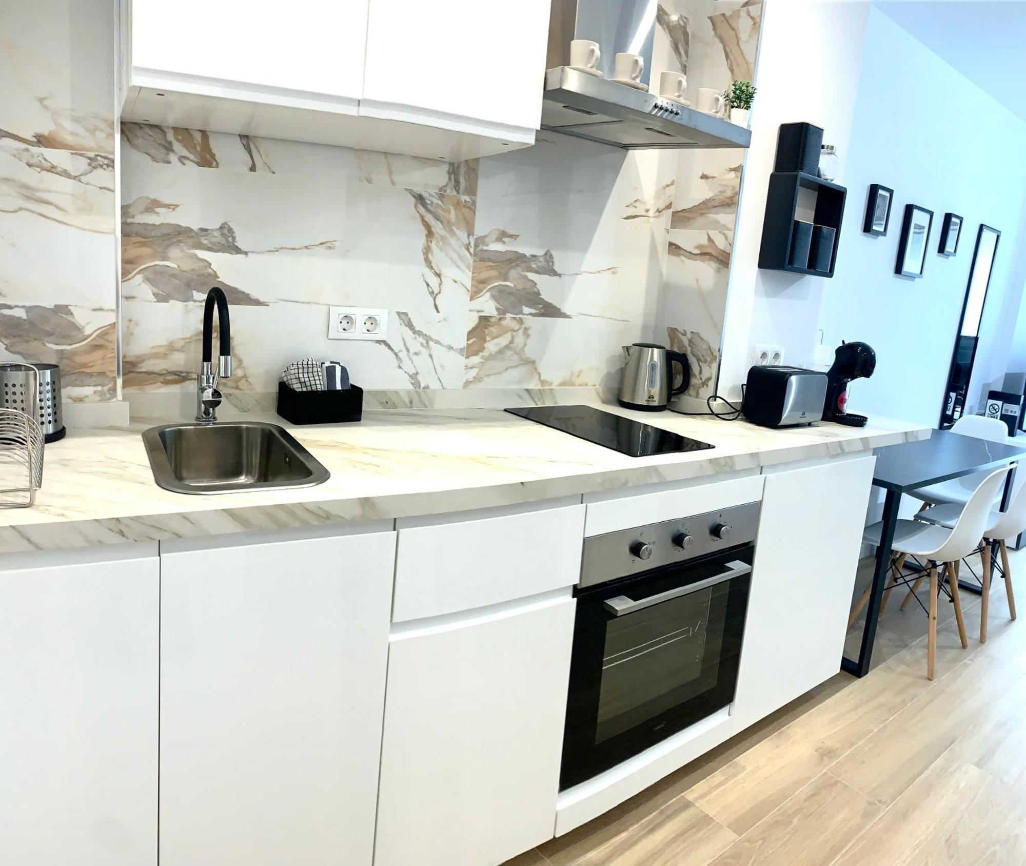 Apartamento Premium Con Piscina - Recepcion 24 Hs เบนัลมาเดนา ภายนอก รูปภาพ